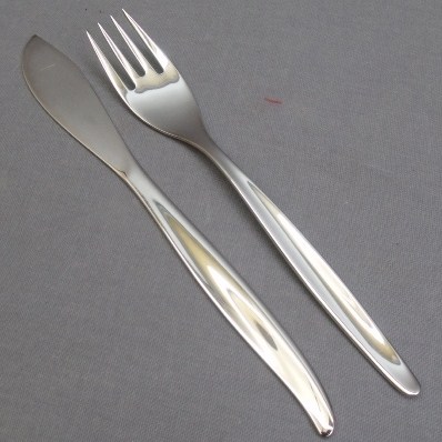 Datei:Fischbesteck gebogen ungekroepft.jpg